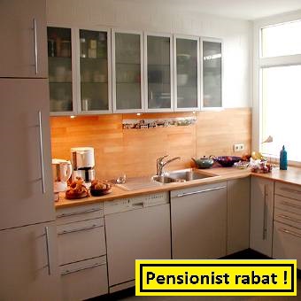 Den cyklende snedker,
er 100% fagmand, jeg blev udl�rt snedker i 1986 og jeg p�tager mig snedker
opgaver p� Frederiksberg. Skal du have nyt k�kken,
nye gulve, har du et m�bel som skal repareres, eller andet for en snedker s�
kontakt mig p� telefon 6080 6899
s� er du sikker p� at f� veludf�rt arbejde til en meget rimelig pris